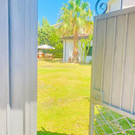 Casa de Férias Il Giardino Del Mare -200 Mt A Piedi Dalla Fiumefreddo Bruzio