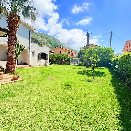 Il Giardino Del Mare -200 Mt A Piedi Dalla Fiumefreddo Bruzio