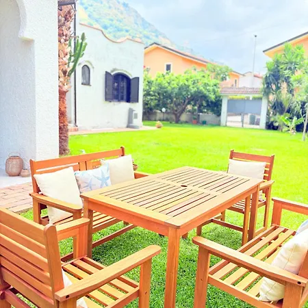 Il Giardino Del Mare -200 Mt A Piedi Dalla Casa de Férias Fiumefreddo Bruzio