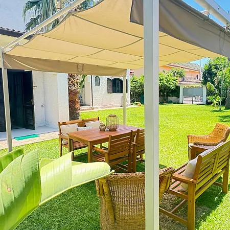 Il Giardino Del Mare -200 Mt A Piedi Dalla Prázdninový dům Fiumefreddo Bruzio