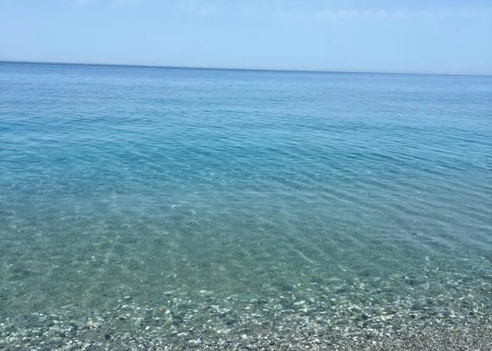 Casa de Férias Il Giardino Del Mare 200 Mt A Piedi Dalla Fiumefreddo Bruzio